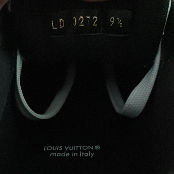 Louis Vuitton Sneakers Black and White Size 11 never worn with box - Picture 7 of 7